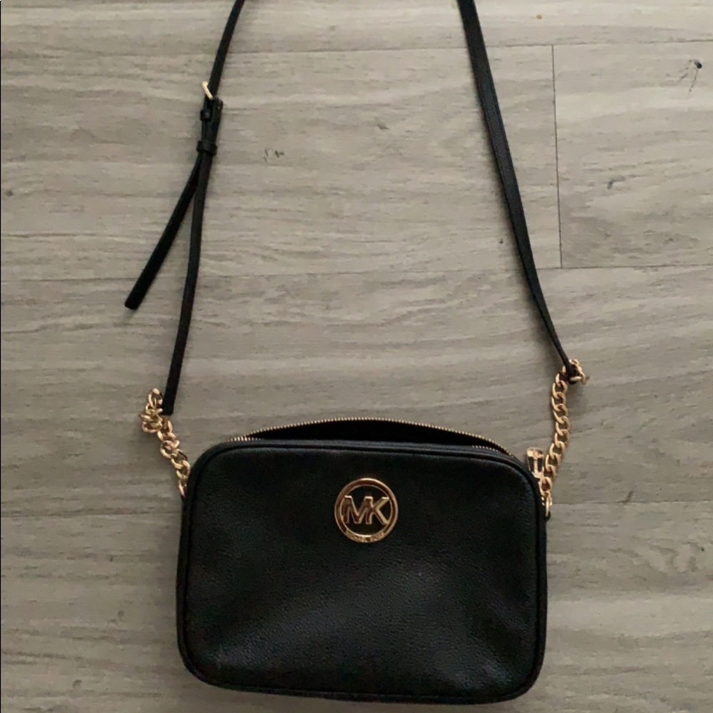 Michael kors crossbody